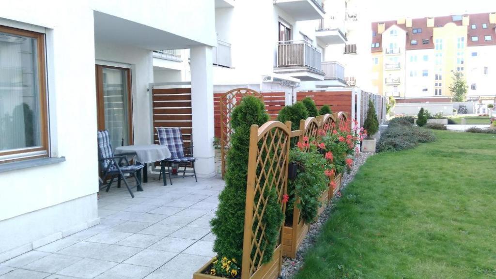 Swinoujscie Platan Patio 2- Berry Apartments Exterior photo